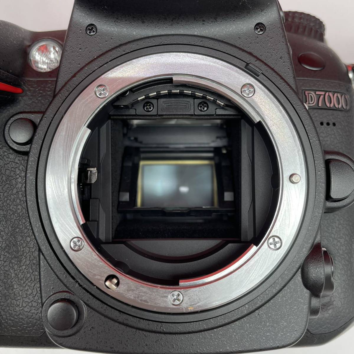 □ Nikon D7000 デジタル一眼レフカメラ AF-S NIKKOR 18-200mm F3.5-5.6G II ED DX VR レンズ 動作確認済 バッテリー 充電器 付属品 ニコン_画像8