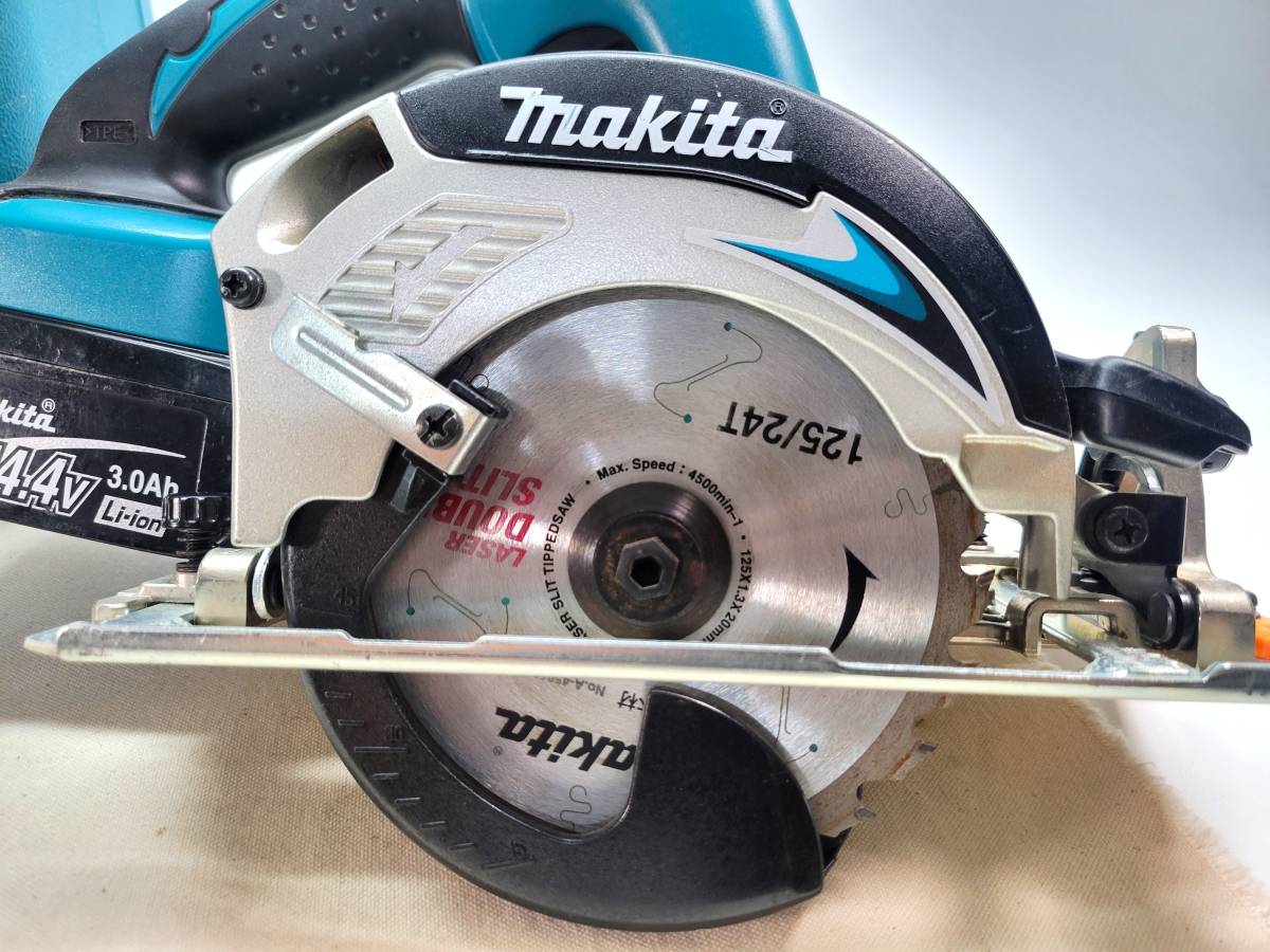 【中古良品・動作確認済】 　マキタ　Makita　SS540D 125mm充電式　マルノコ　DC14.4V 充電器　バッテリー　ケース付き　_画像9