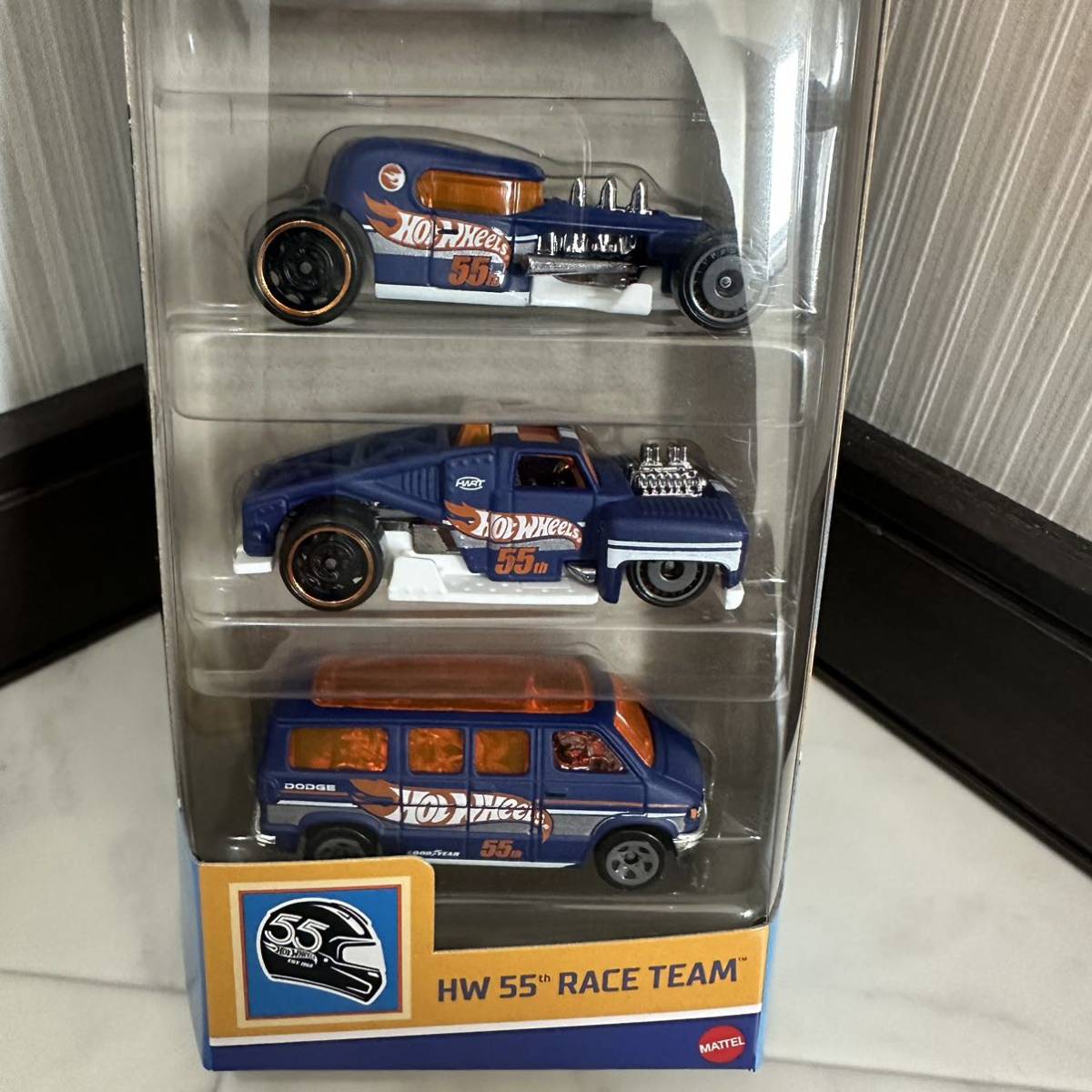 日本販売なし ホットウィール 55周年 TH トレジャーハント入2023 Hot Wheels 5-Pack 55th RACE TEAM MOD ROD DODGE VAN 5パック ダッジバン_画像3