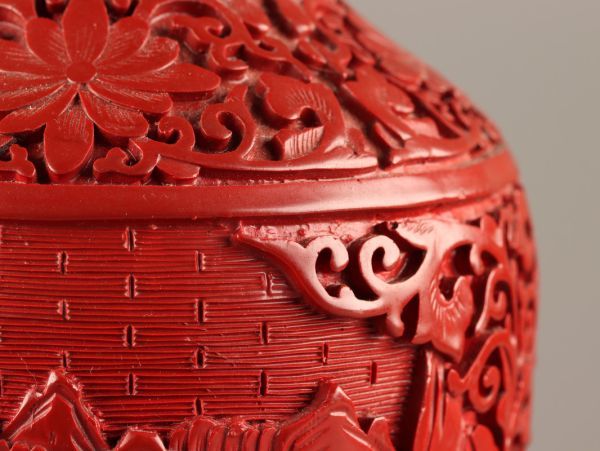 中国古玩 唐物 大清乾隆年製 款 堆朱 花瓶 細密細工 時代物 極上品 初だし品 C3182_画像5