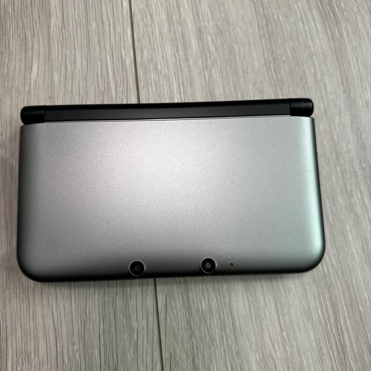 ニンテンドー3DS LL シルバー×ブラック セブンスドラゴン3付き_画像1