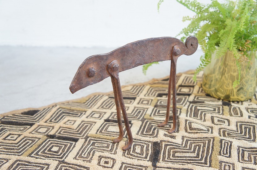 アフリカ ブルキナファソ ロビ族 カメレオン folk art/セヌフォ アフリカ ブルキナファソ ロビ族 カメレオン folk art/セヌフォ