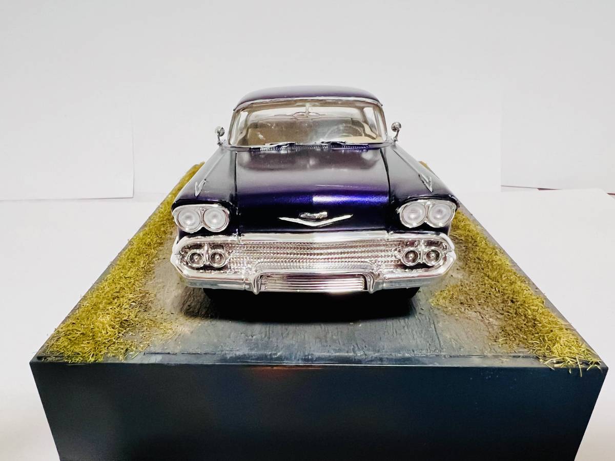 希少！アメ車 Revell USA 1 PLASTIC KIT/'58 Chevy Impala 塗装済み完成品オリジナル専用台座付き_画像3
