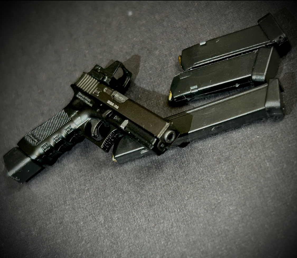 DAMTOYS製 模型 1/6スケール 男性 女性 フィギュア用 装備 銃 ハンドガン グロック G17 ドットサイト ロングマガジン セット 高品質(未使用_画像4