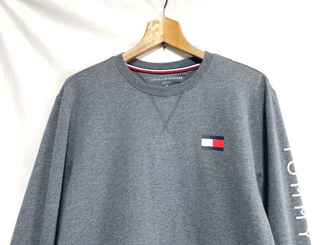 ★美品　TOMMY HILFIGER トミーヒルフィガー　スリーブロゴプリント クルーネック ライトスウェット グレー L_画像2