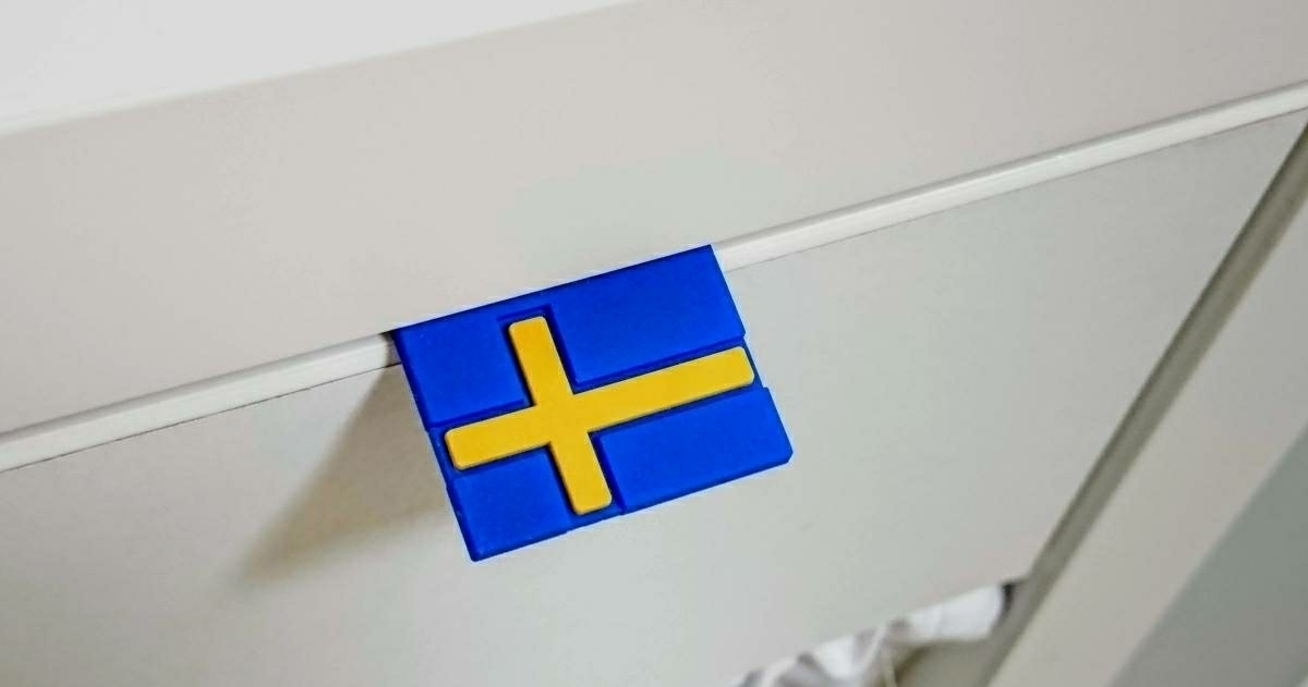  IKEA家具にも★タグ型スウェーデンフラッグ★デコレーションエンブレムV40 V60 XC60 XC70 V70 S60　XC40　VOLVOステッカー_画像1
