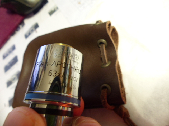 ZEISS PLAN-APOCHROMAT 63×/1.40 OIL 対物レンズ 本革ポーチ付 ZEISS PLAN-APOCHROMAT 63×/1.40 OIL 対物レンズ 本革ポーチ付