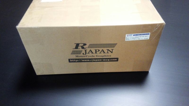 GT380用B3デカール　純正タンク用ラインステッカー　白／黒　　外装　塗装　ペイント　旧車　サンパチ　GT550　RJAPAN_発送時の段ボール（会社案内ページで解説）