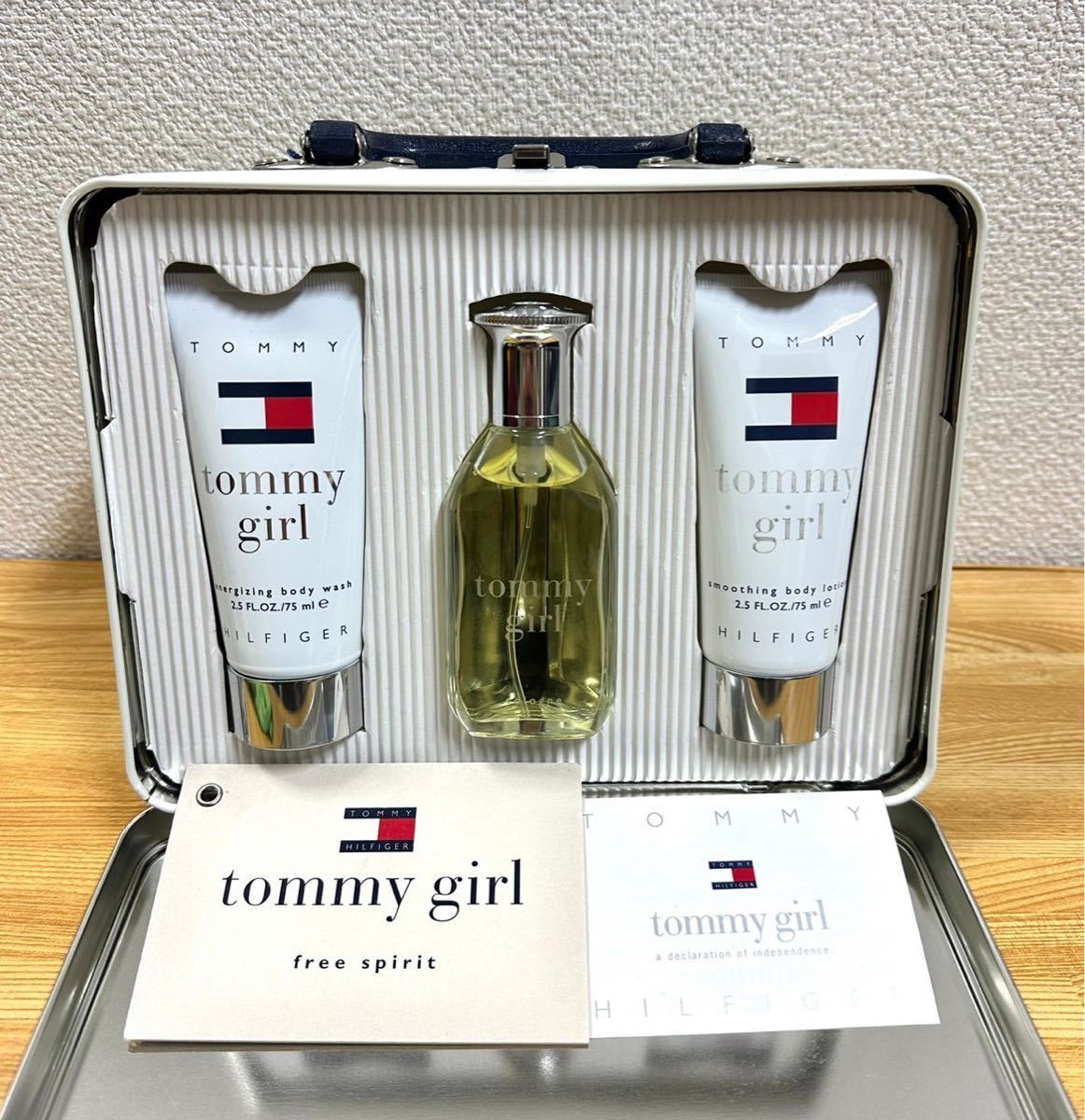 新品未使用 TOMMY HILFIGER トミーヒルフィガー トミーガール コロンスプレィ ボディローション ボディウォッシュ 付属品 ケース付き_画像2