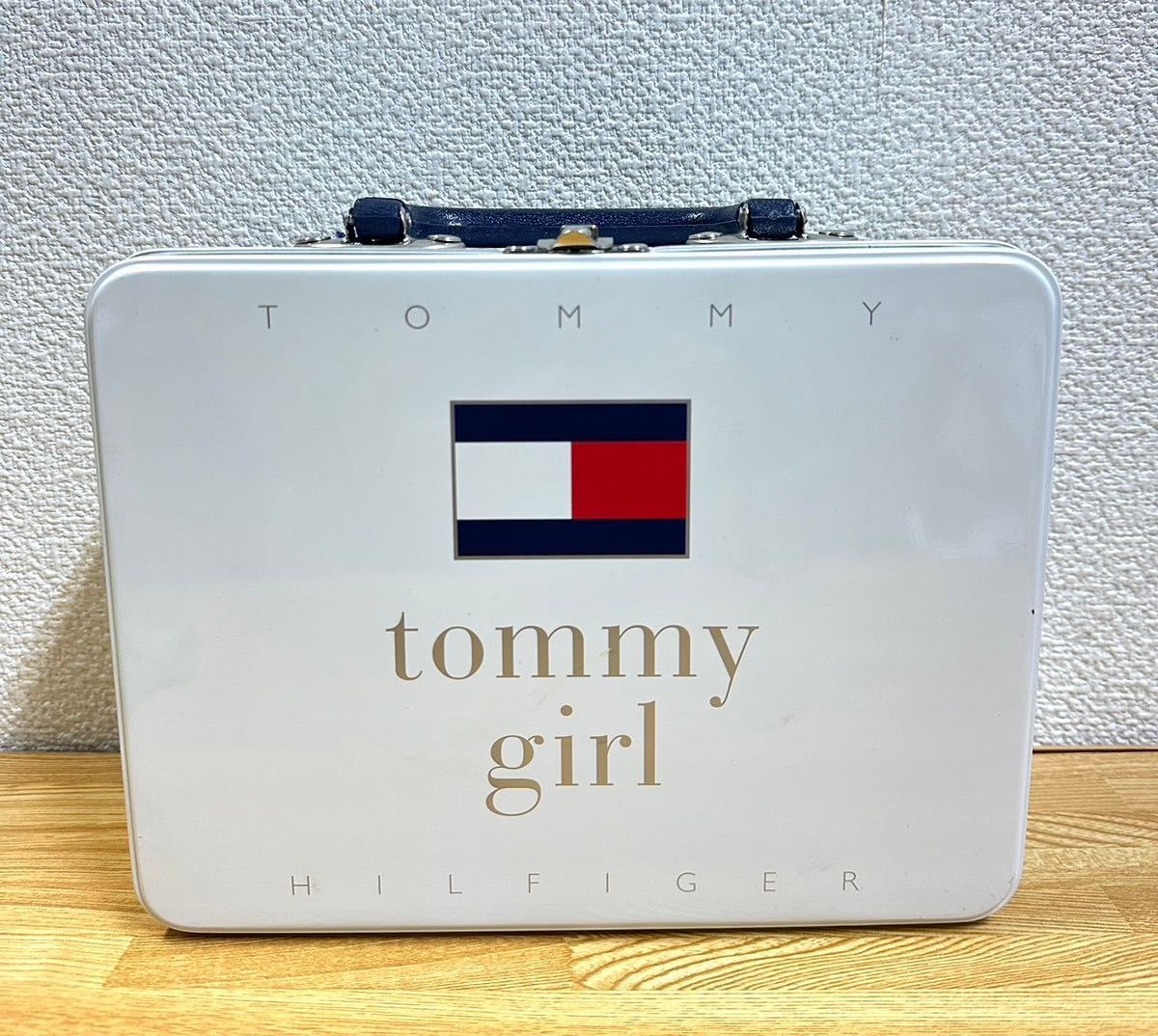 新品未使用 TOMMY HILFIGER トミーヒルフィガー トミーガール コロンスプレィ ボディローション ボディウォッシュ 付属品 ケース付き_画像1