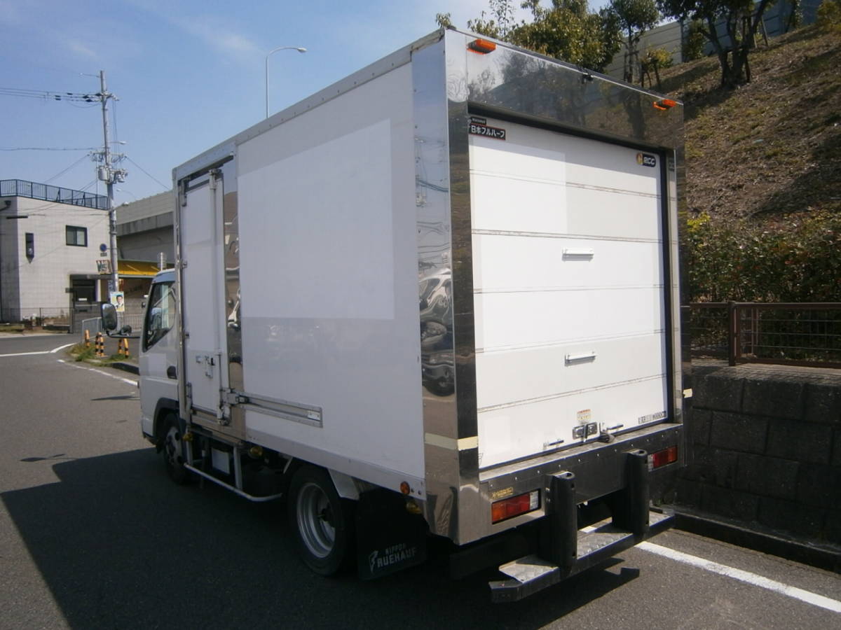 H18年式キャンター☆冷蔵・冷凍車☆－５℃から３０℃設定☆３ペダル５速☆４M４２☆バックカメラ☆積載2000ｋｇ☆ディーゼル車☆予備検査付の画像4