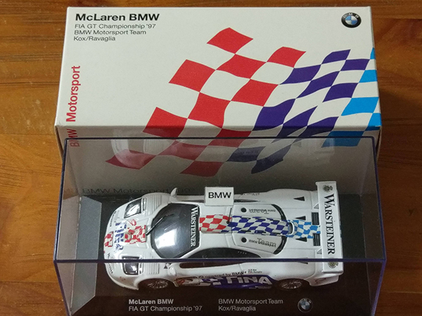 レーシングカー MINICHAMPS McLaren F1 GTR Team BMW Motorsport 9 Peter Kox, Roberto Ravaglia 1/43