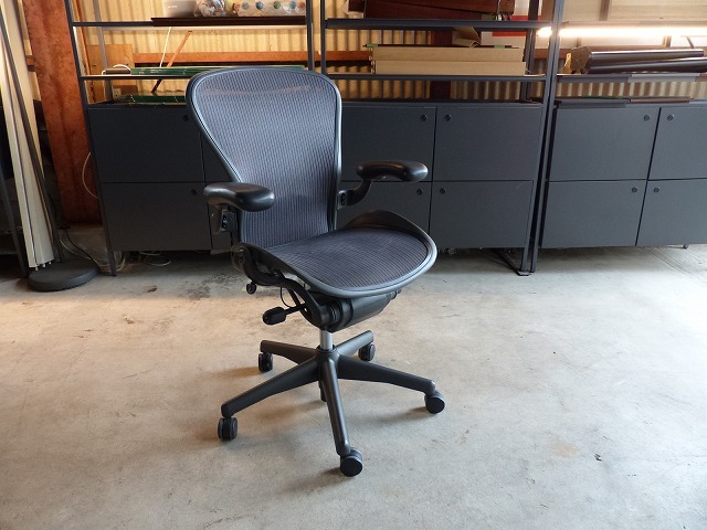 ③福岡～｜Herman Miller ハーマンミラー|Aeron Chair アーロンチェア|クラシック　Bサイズ｜AE123AWB