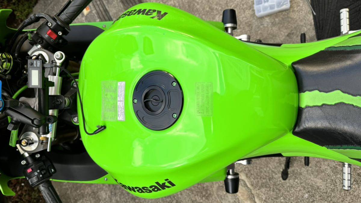 ZX-10R ZX10R C型 D型にも使用可能 フューエルタンク ガソリン ZX-10R ZX10R C型 D型にも使用可能 フューエルタンク ガソリン