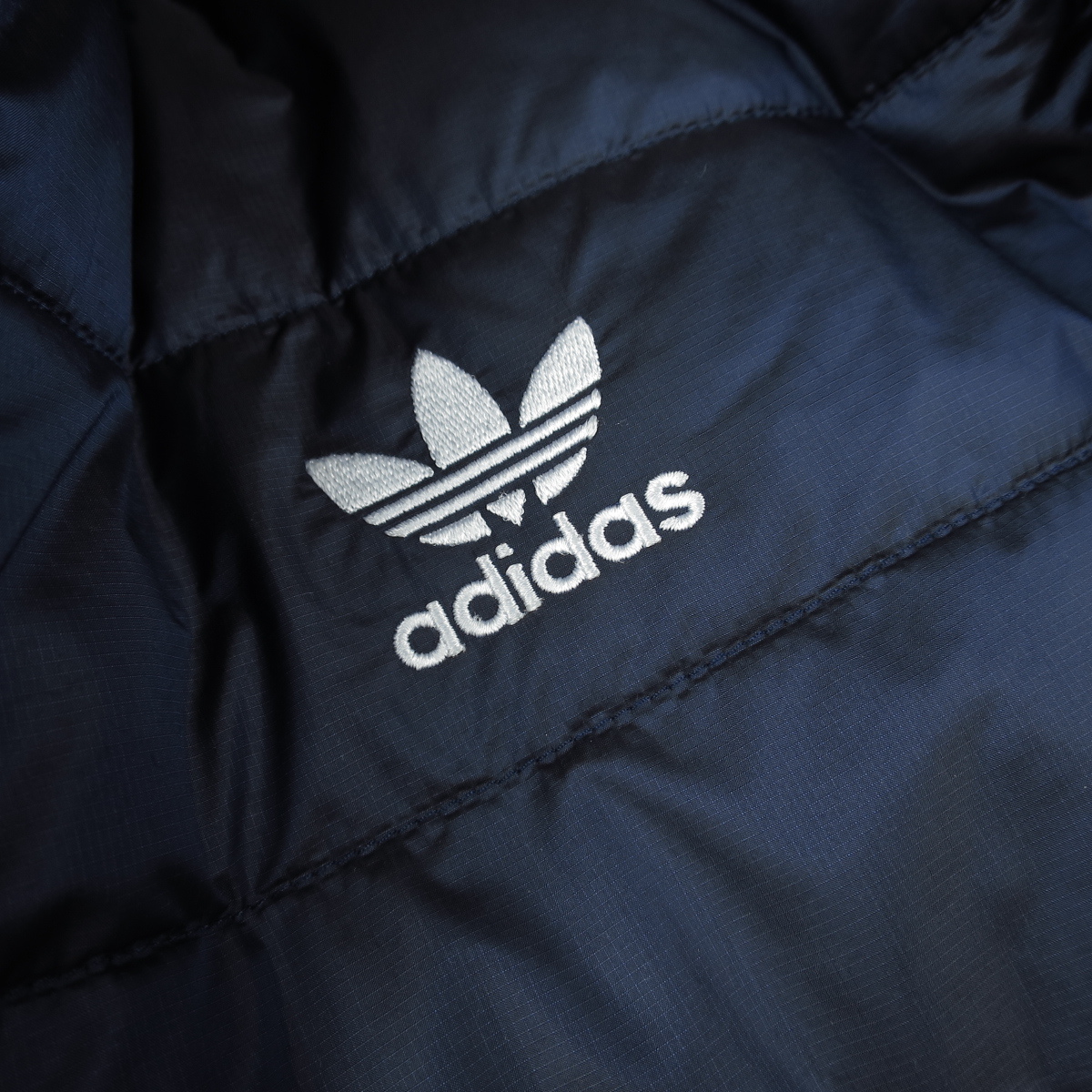 新品★アディダス オリジナルス/adidas/パデッド スタンドカラー パファージャケット273/215紺/【L】_画像2