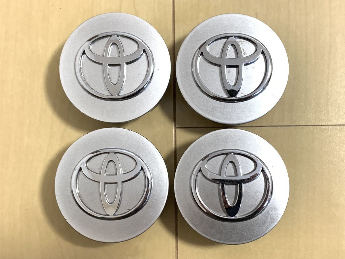 トヨタ TOYOTA純正 ノア、ヴォクシー マークX等 センターキャップ 4個 中古 ガンメタ_画像1