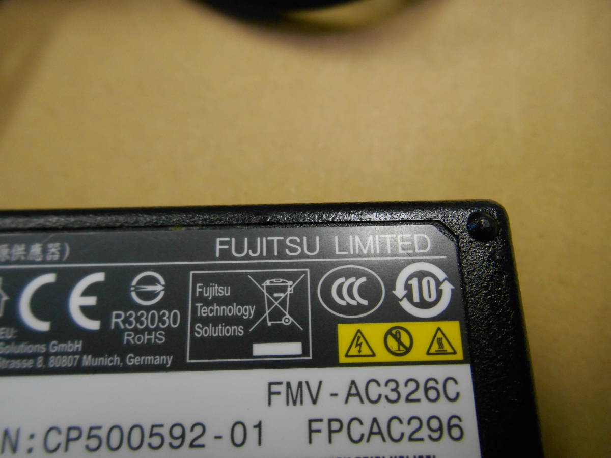 FUJITSU ACアダプタ ADP-40HH A FMV-AC326C 19V=2.1A 外径5.5 内径2.6 (53_画像3