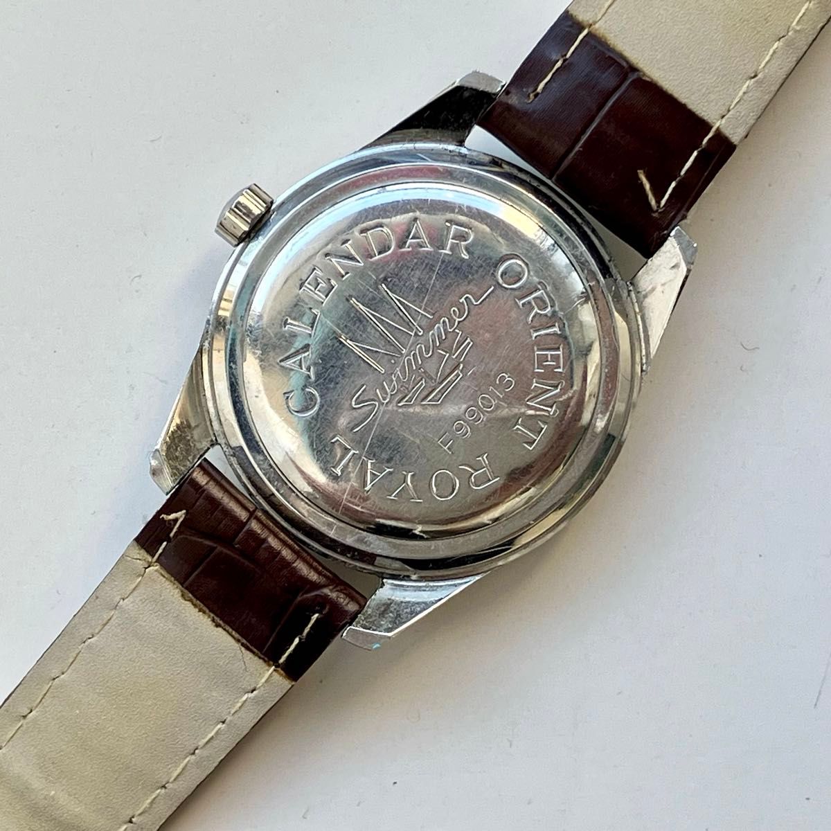 Royal Calendar Orient　60's　手巻き　ヴィンテージ腕時計