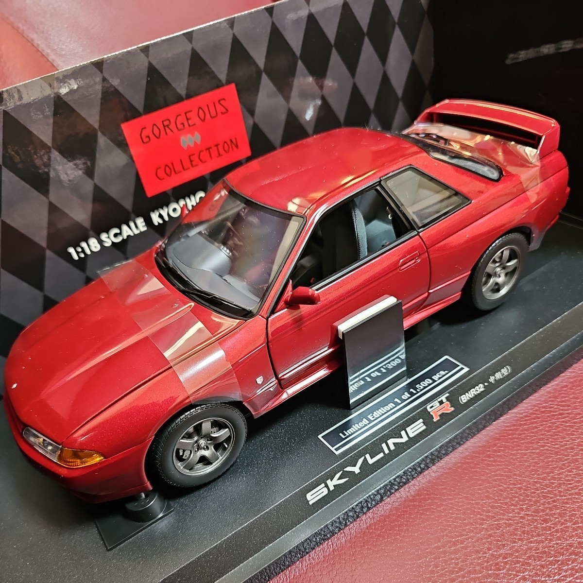 京商 GORGEOUS COLLECTION 1/18 R32 GT-R BNR32 中期型 2台セット ①No.08361R レッドメタリック ②No.08361Wホワイト 未展示品_画像8