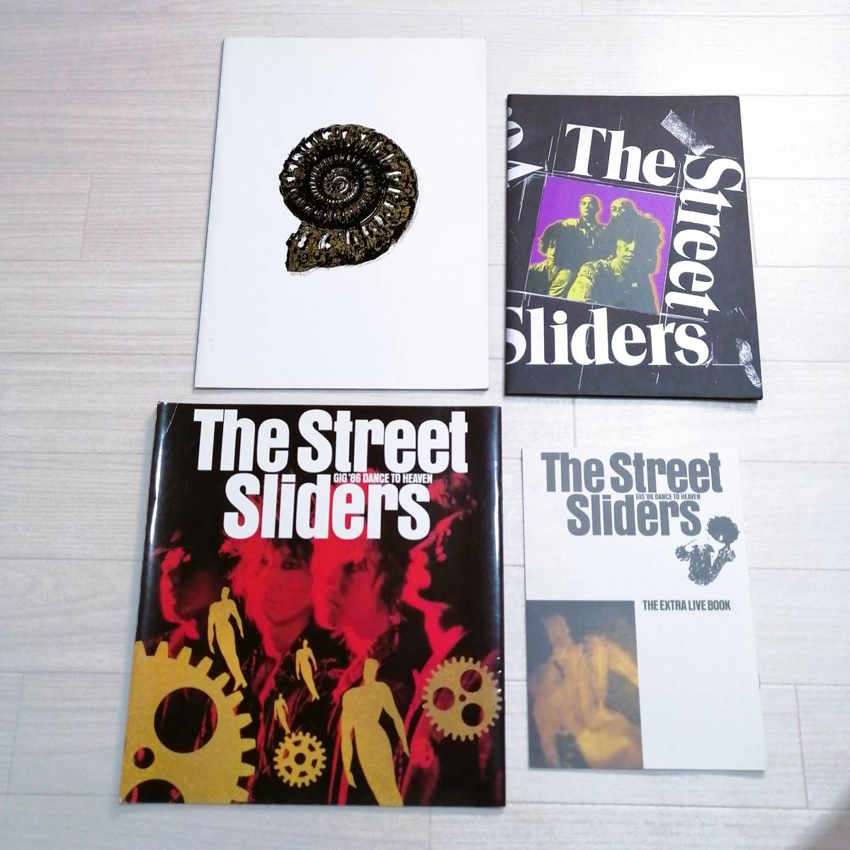 ストリートスライダーズ ツアーパンフ 3冊 '86・'94・'95＋ LIVE BOOK '86 美品 グッズ THE STREET SLIDERS_画像1