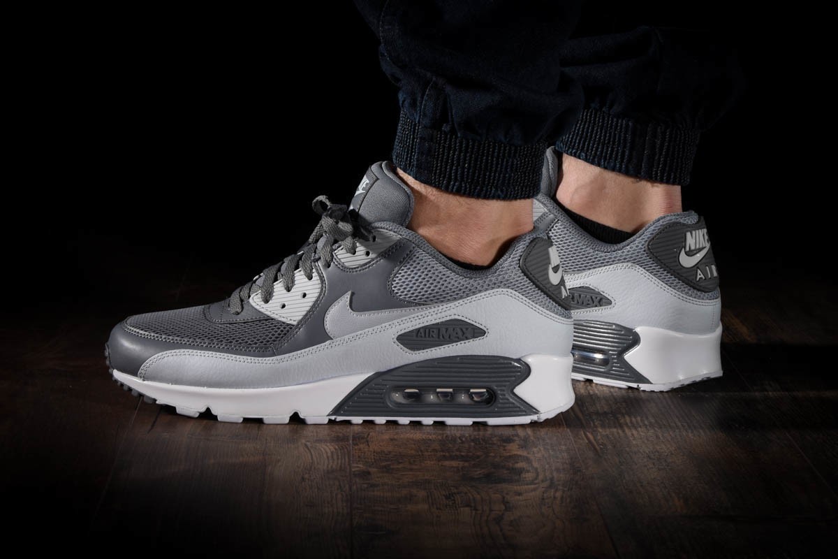 V22【特価/Used/良品/入手困難】NIKE AIR MAX 90 ESSENTIAL COOL GREY/WOLF/Jordan sb force atmos AIRMAX dunk acg supreme 1 2 4 95 97 _画像1