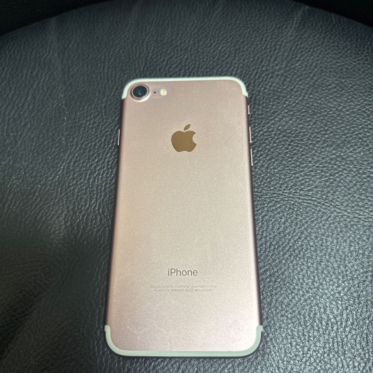 【SIMロック解除済】docomo iPhone7 128GB　A1779 (MNCN2J/A) ローズゴールド美品