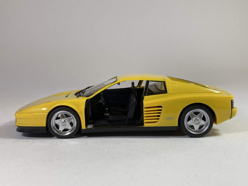 [ジャンク] フェラーリ テスタロッサ Ferrari Testarossa 1/43 - ヘルパ herpa プラスチックモデル_画像4