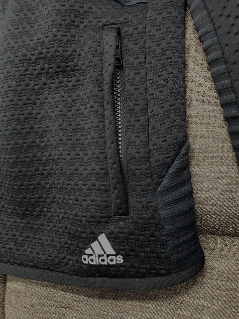 S14★アディダス adidas pakaian COLD RDY 上着 ジャンパー 黒★キッズ 140㎝位？(身幅46着丈56)_画像4