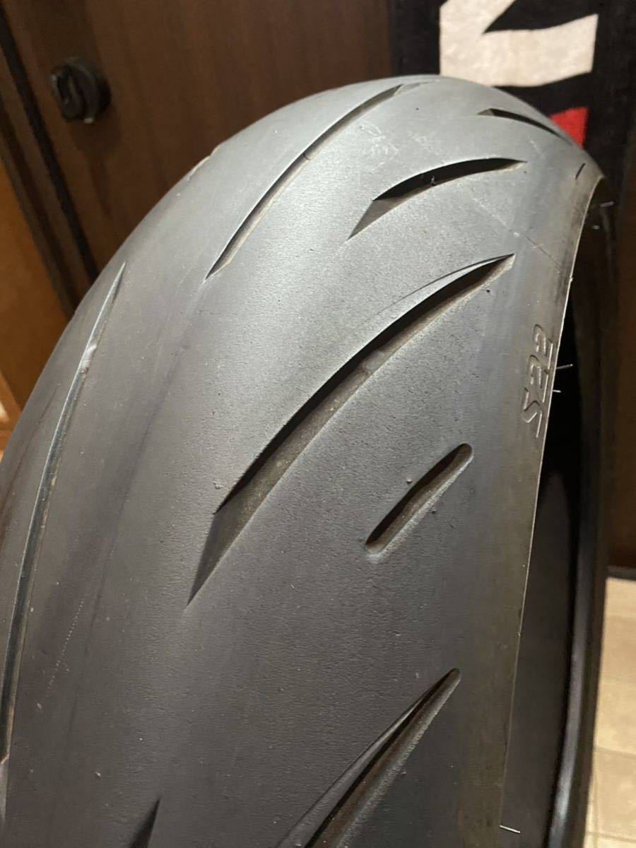 中古MCタイヤ 2021年製造 BRIDGESTONE BATTLAX S22 190/50ZR17 バトラックス ハイパースポーツ 190 50 17 3921 M2909_画像2