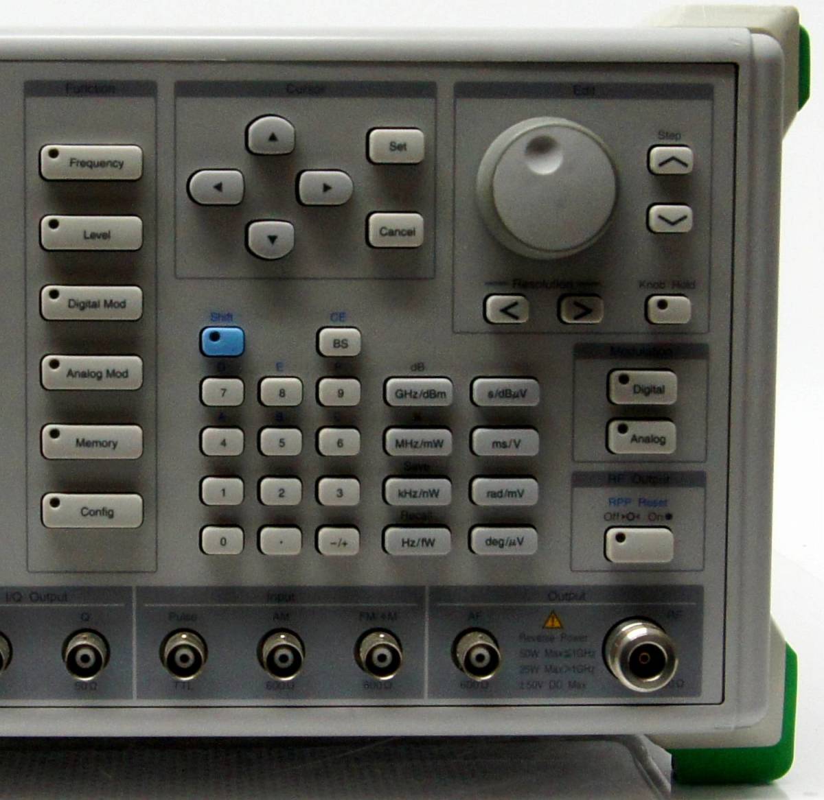 ●Anritsu アンリツ MG3681A Digital Modulation Siginal Generator (250kHz-3GHz) ディジタル変調信号発生器_画像3