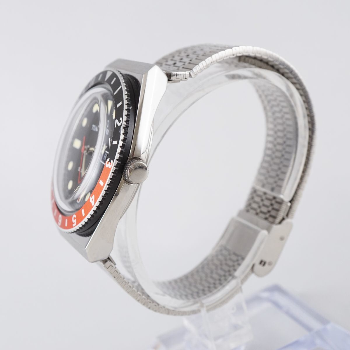 TIMEX タイメックス 腕時計 USED美品 TW2U61300 黒赤ベゼル Q TIMEX クォーツ 完動品 X5061_画像3