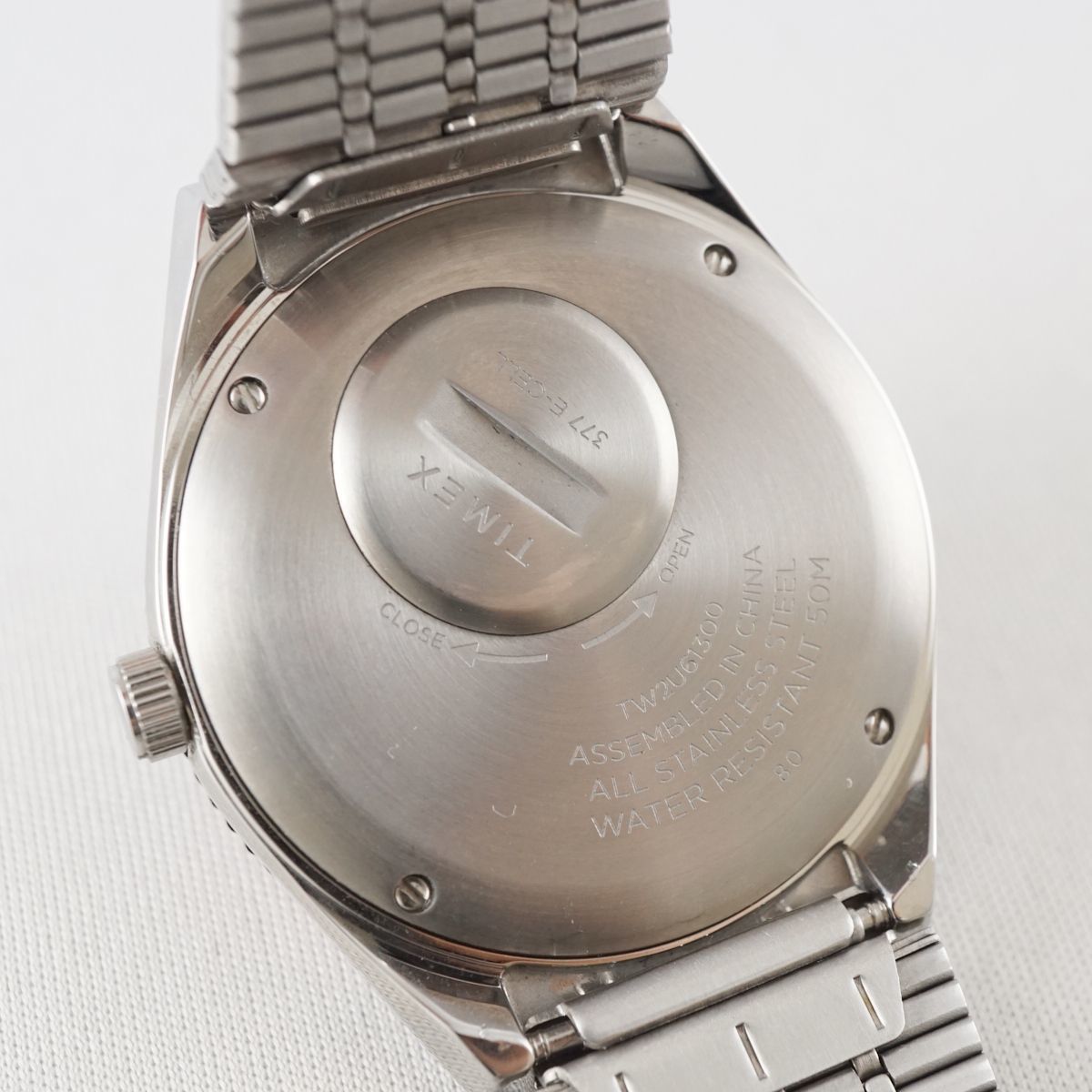TIMEX タイメックス 腕時計 USED美品 TW2U61300 黒赤ベゼル Q TIMEX クォーツ 完動品 X5061_画像5