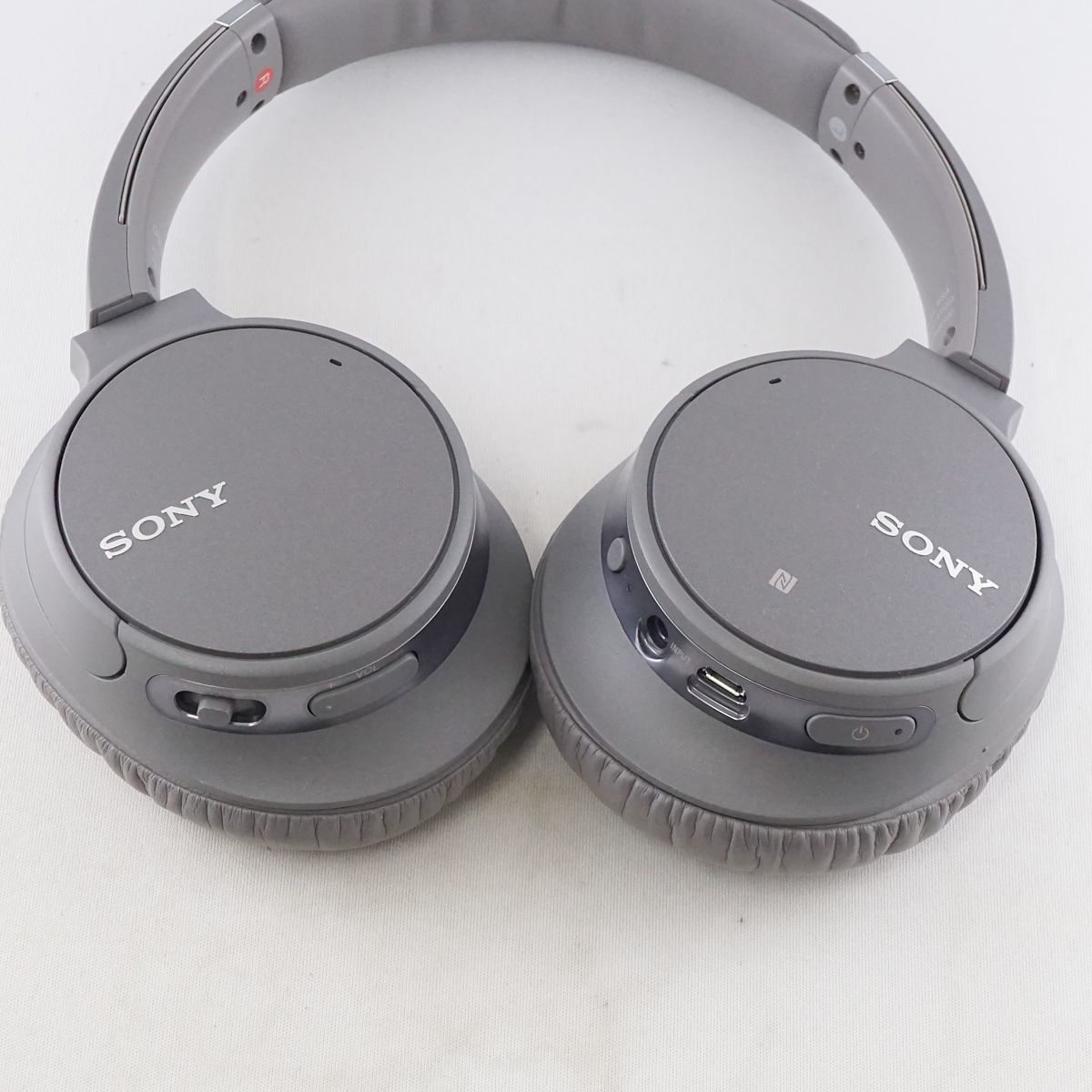 SONY WH-CH700N ワイヤレスヘッドホン USED美品 ノイズキャンセリング マイク NFC対応 グレー 完動品 S V9715_画像3