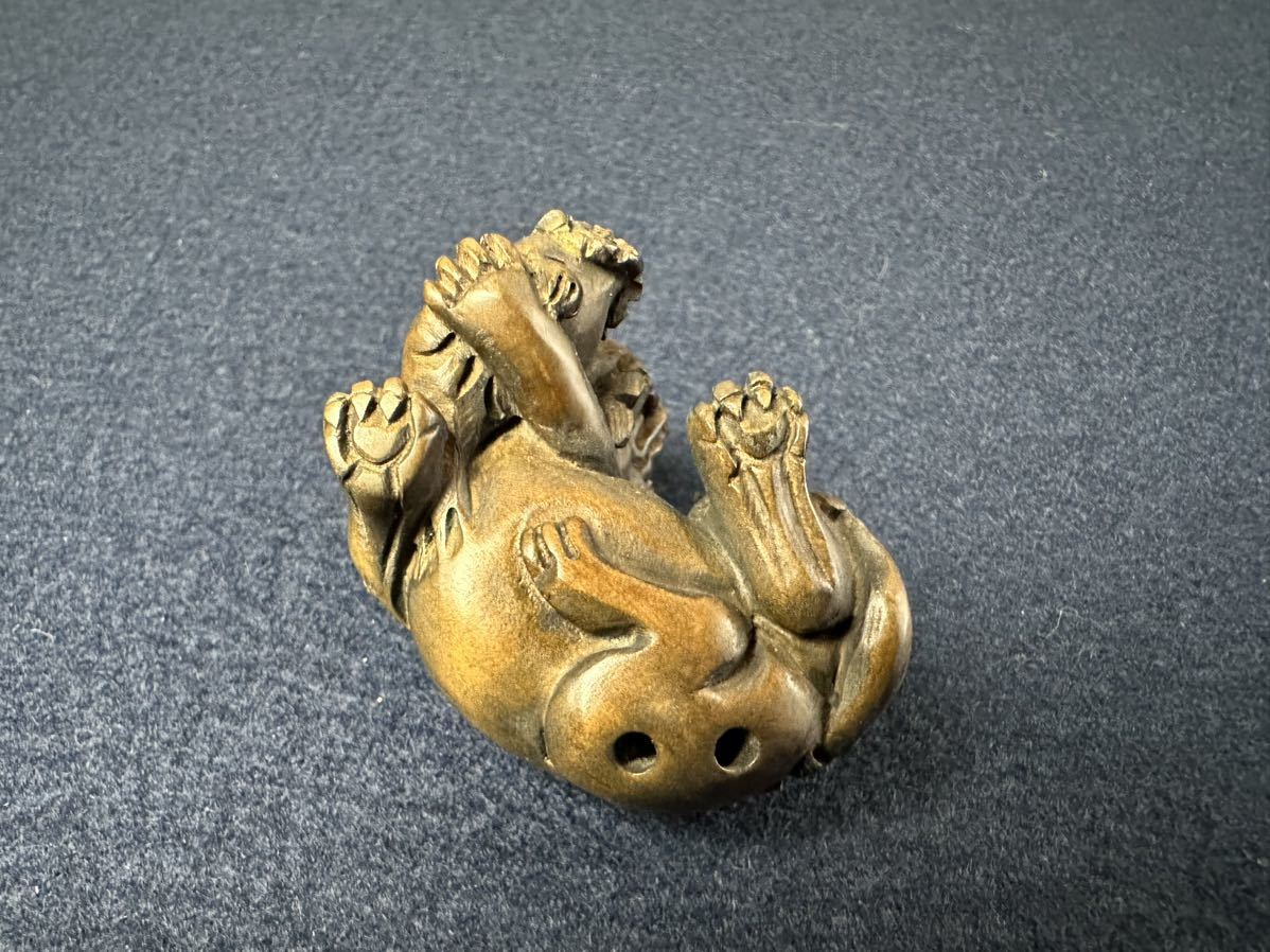 [KA256] из дерева netsuke Tang лев маленький . скульптура .. предмет дым . inserting дерево гравюра .. лев 