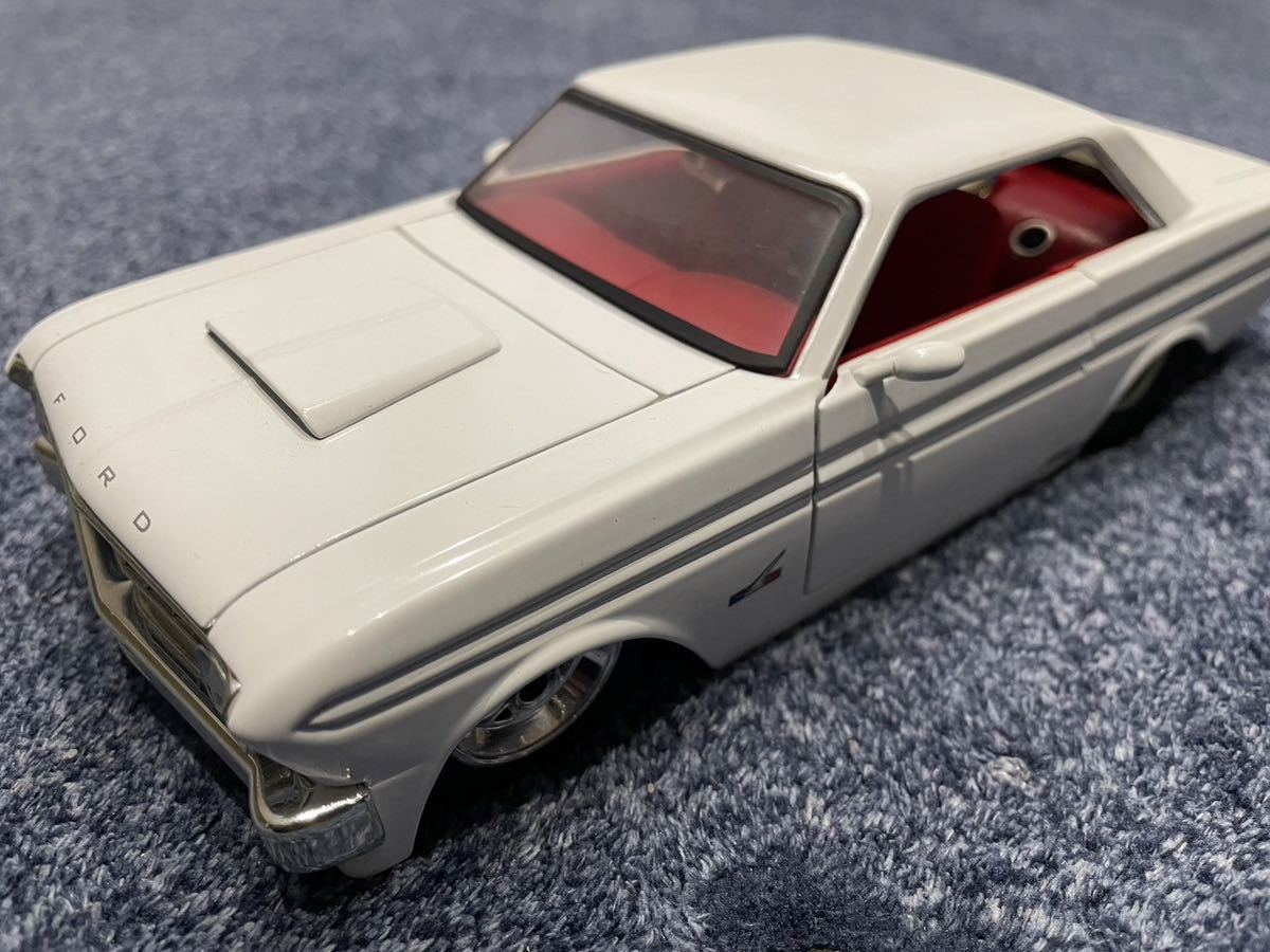 jada 1964 FORD FALCON 1/24中古_画像1