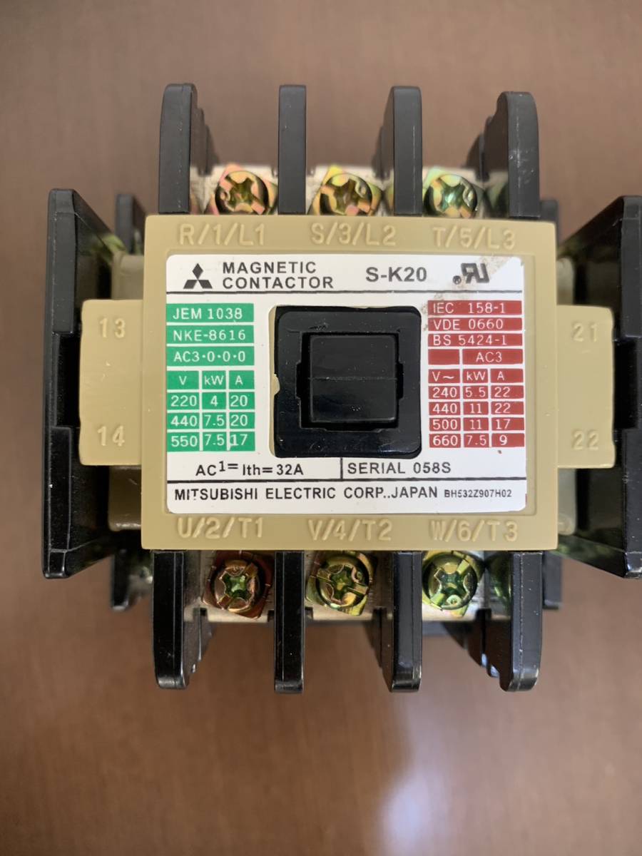 新古品】 MITSUBISHI 三菱電機 S-K20 AC220V 用電磁接触器 item 新古品】 MITSUBISHI 三菱電機 S-K20 AC220V 用電磁接触器 item
