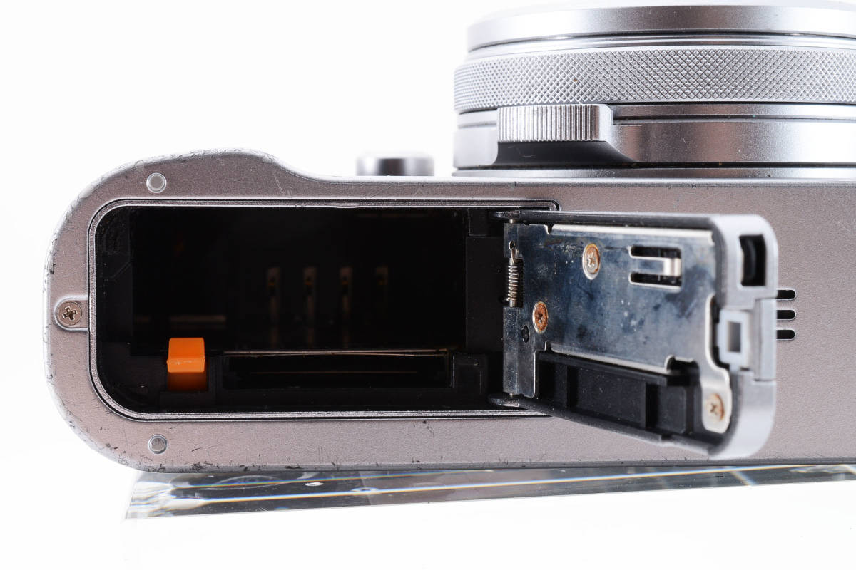 FUJIFILM X100F コンパクト デジタルカメラ 富士フィルム フジフィルム シルバー 【ジャンク】 #1337_画像8