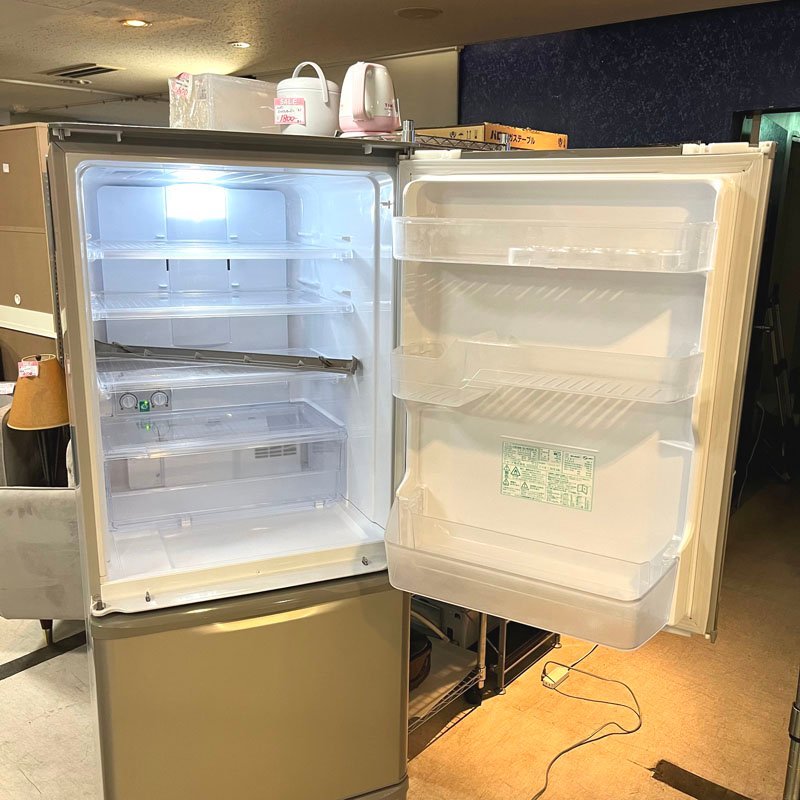 札幌市内送料無料●SHARP シャープ ノンフロン冷凍冷蔵庫 SJ-W352D-N●350L 2018年製 3ドア シルバー どっちもドア 中古 札幌_画像2