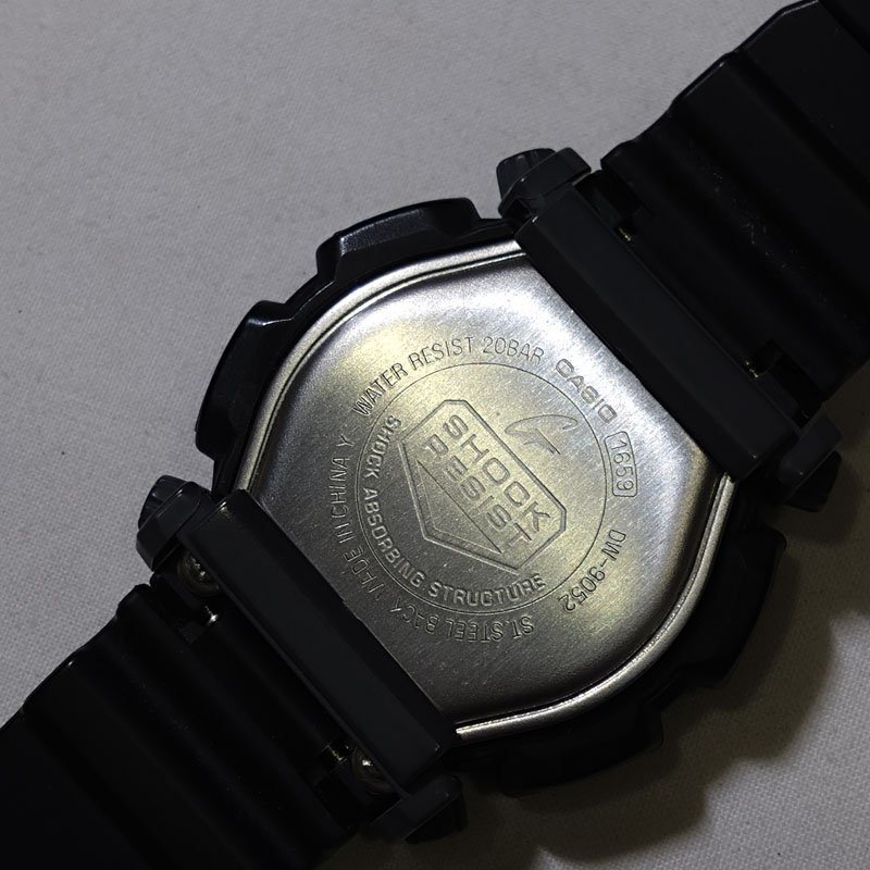 ◆CASIO/カシオ◆G-SHOCK DW-9052 1659 20BAR ブラック デジタル 動作未確認 メンズ腕時計_画像2
