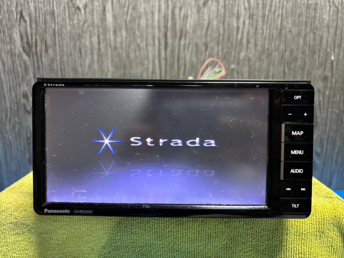 ☆Panasonic strada パナソニック ストラーダ CN-RE03WD メモリーナビ フルセグ☆2016年地図データ※訳あり☆112710M_画像1