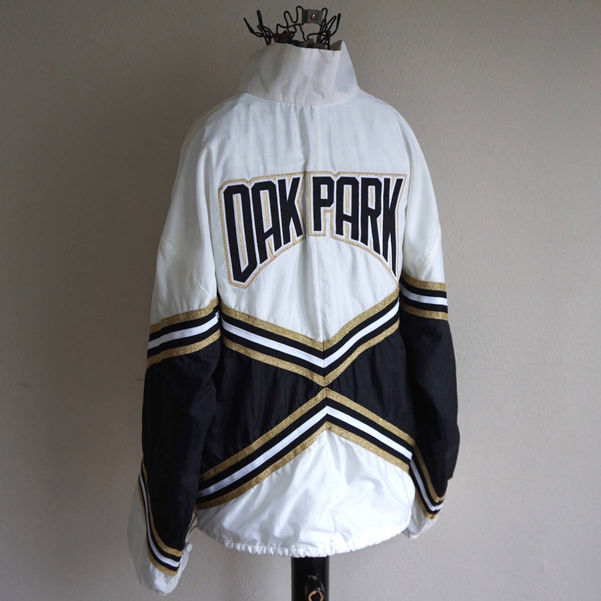 1990s~2000s Vintage USA made VARSITY Cheery da- nylon jersey L white black gold Roo z Fit oak park America old clothes 