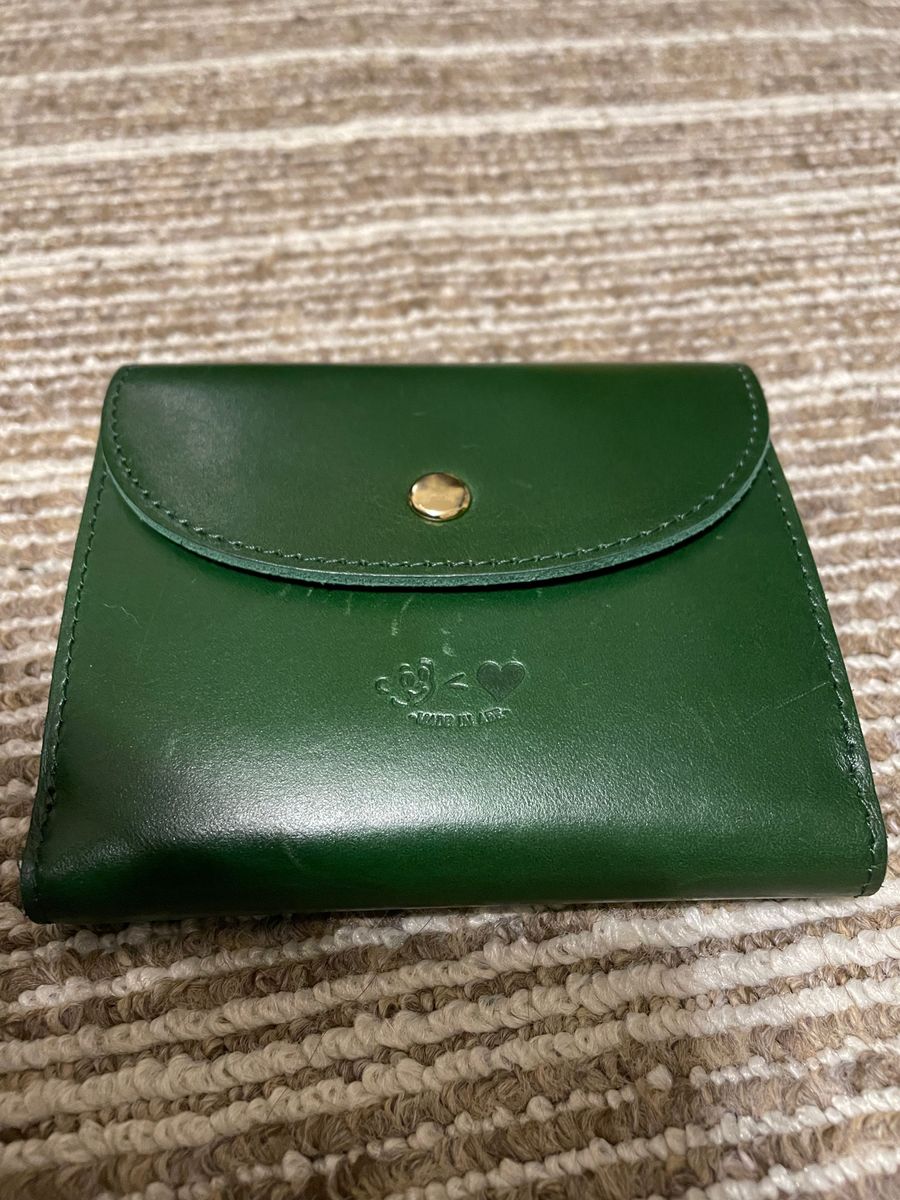 カオヨリナカミの本革財布です なかなか手に入らない商品見たい カオヨリナカミの本革財布です なかなか手に入らない商品見たい