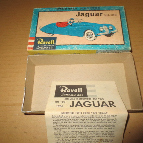 古いプラモデル　空箱　説明書付き　レベル 　1952　 Jaguar　XK-120＆Ferrari_画像2