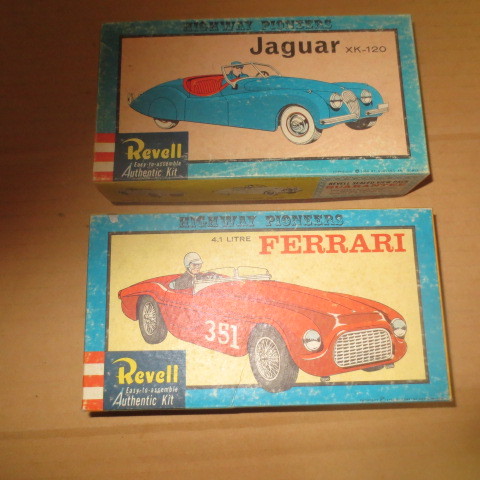 古いプラモデル　空箱　説明書付き　レベル 　1952　 Jaguar　XK-120＆Ferrari_画像1