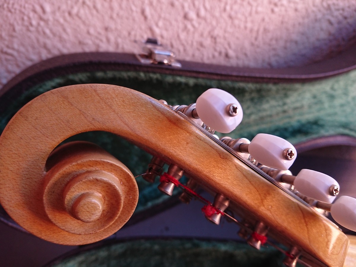 Noguchi Mandolin OM2 Noguchi мандолина с футляром ( ключ есть ) #192 mandoline mandolino