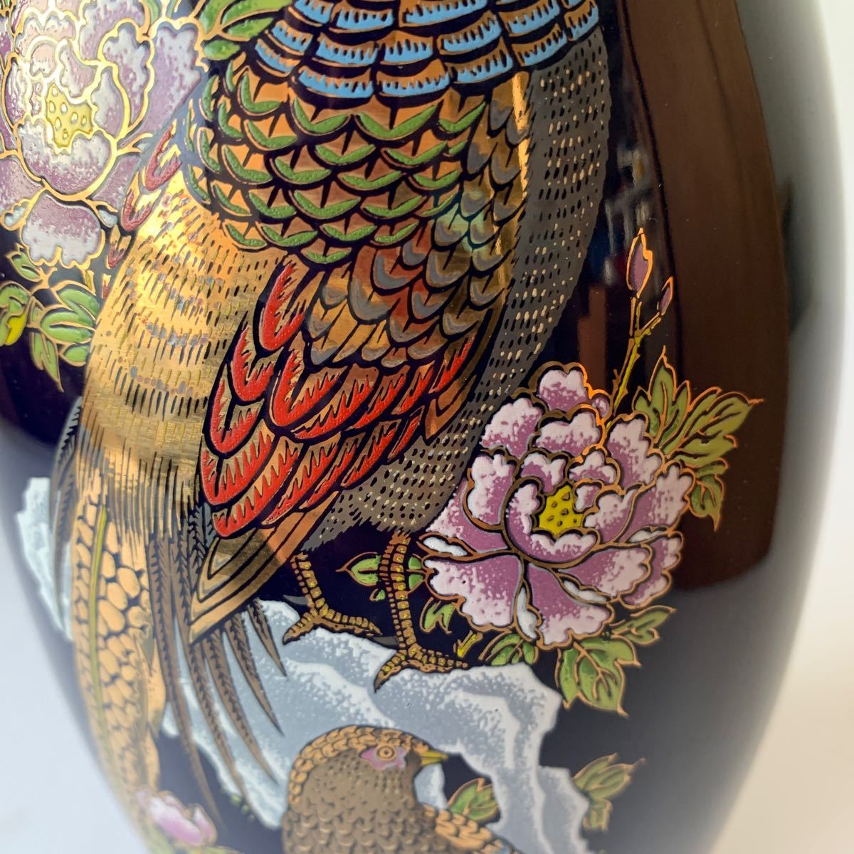 陶器の花瓶 鳥の彫刻 花瓶 花器 高堅窯 華道具 一輪挿し 金彩花鳥文 孔雀 陶器 工芸品