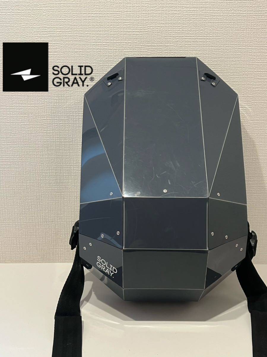 ★SOLID GRAY.★ソリッドグレイ★オランダ製★ハードシェルアーマーバックパック★ノートPC収納可能★リュックサック★近未来★多角形★_画像1