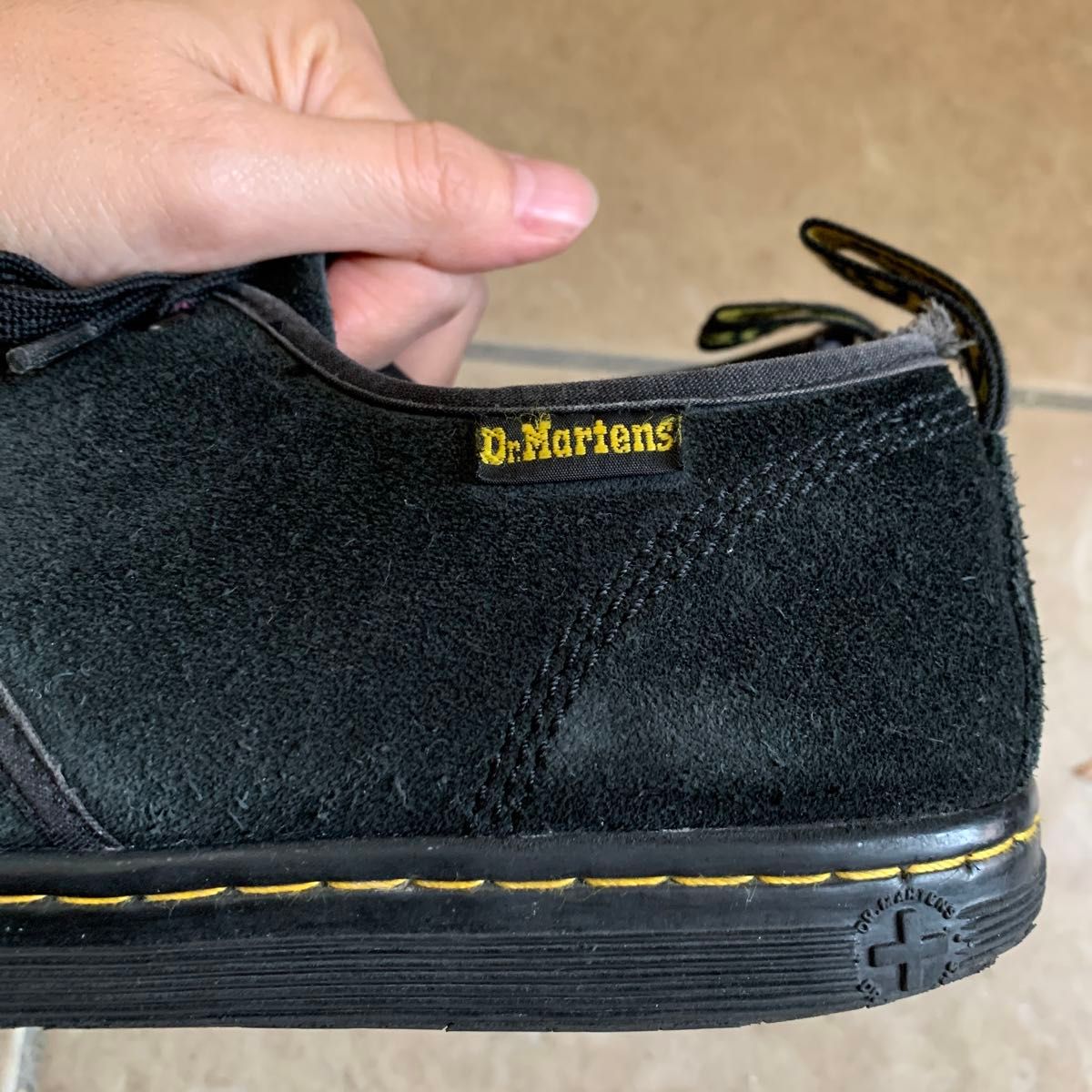 UK6サイズ　Dr.Martens スウェード調スニーカー　黒