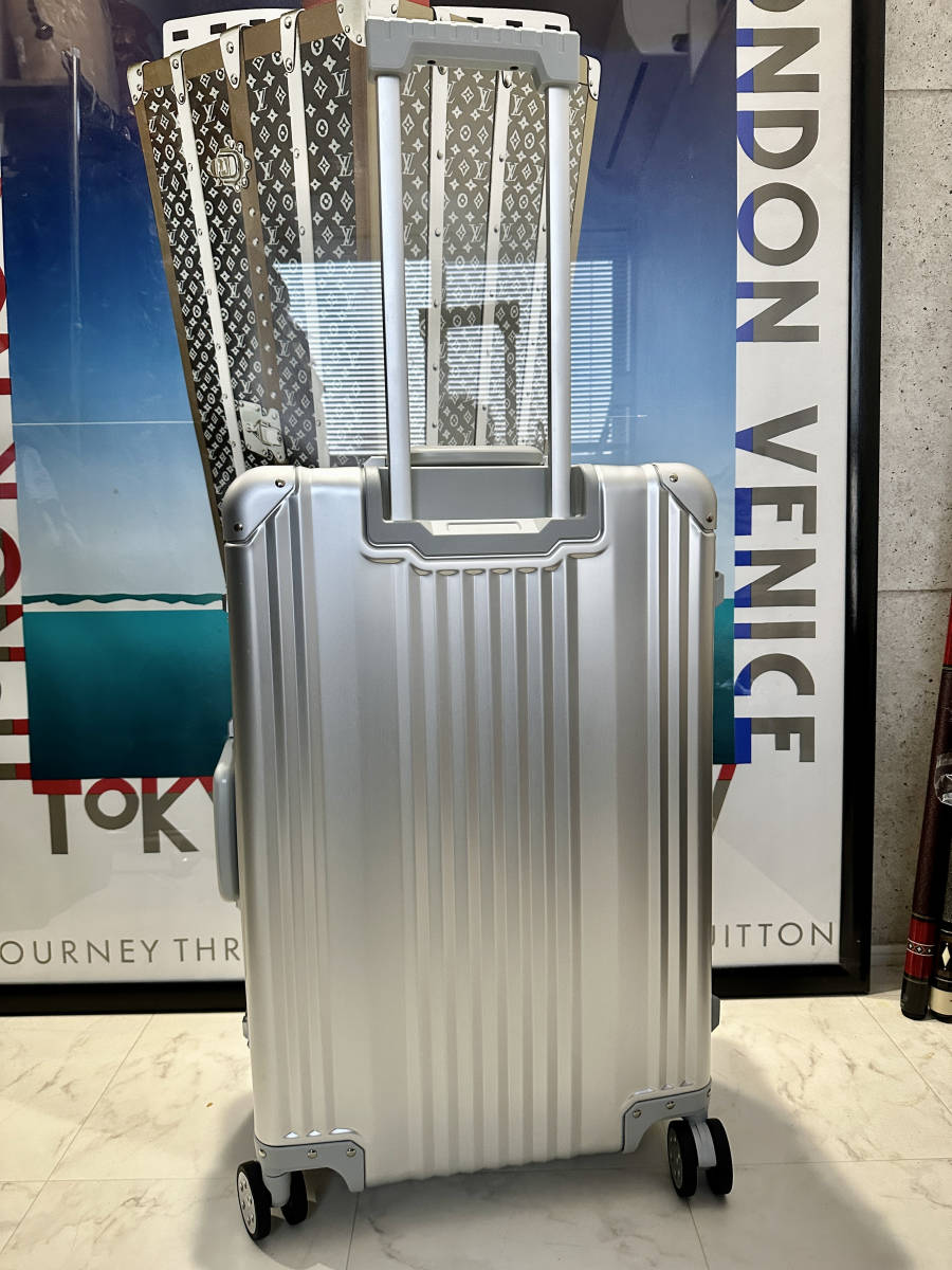 [ prompt decision / immediate payment ]!! rare large size!! as good as new!!MercedesBenz Mercedes Benz Benz suitcase TSA lock hard-to-find goods 