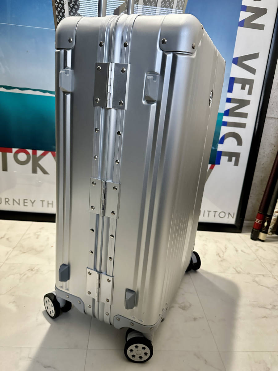 [ prompt decision / immediate payment ]!! rare large size!! as good as new!!MercedesBenz Mercedes Benz Benz suitcase TSA lock hard-to-find goods 